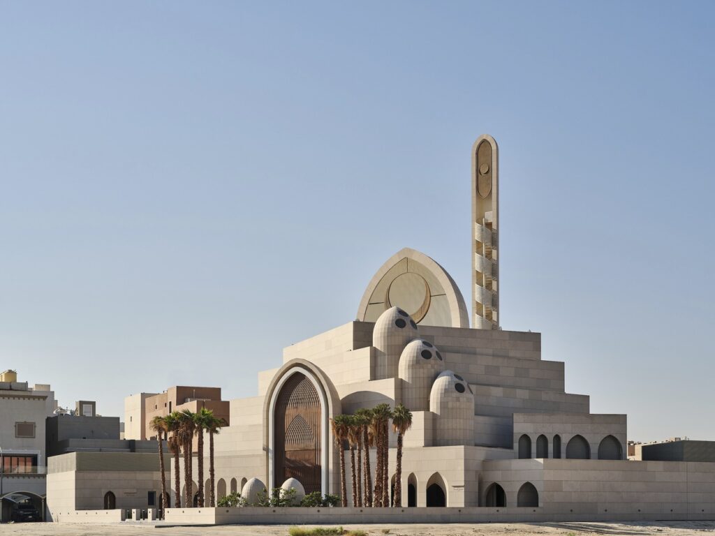 العمارة الحديثة للمساجد: توازن بين الأصالة والابتكار 🕌